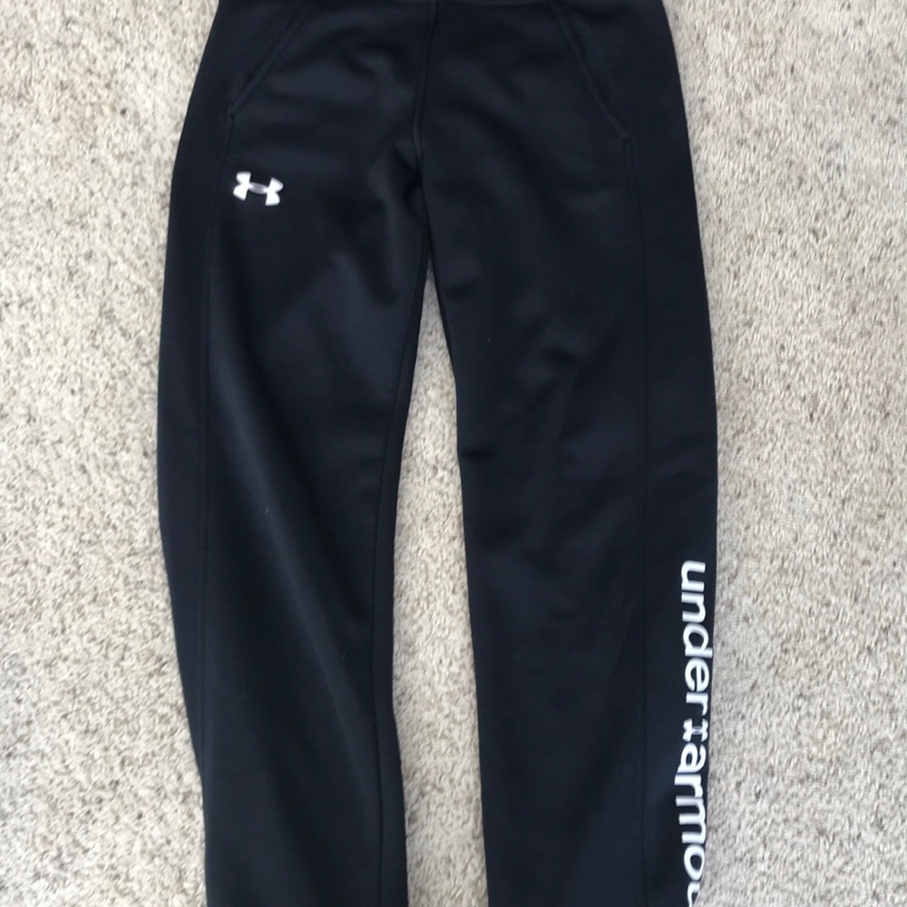 Black sweatpants (YL) UNDER ARMOR